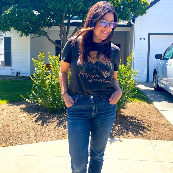 Meet your Posher, Andi - Picture 2 of 2